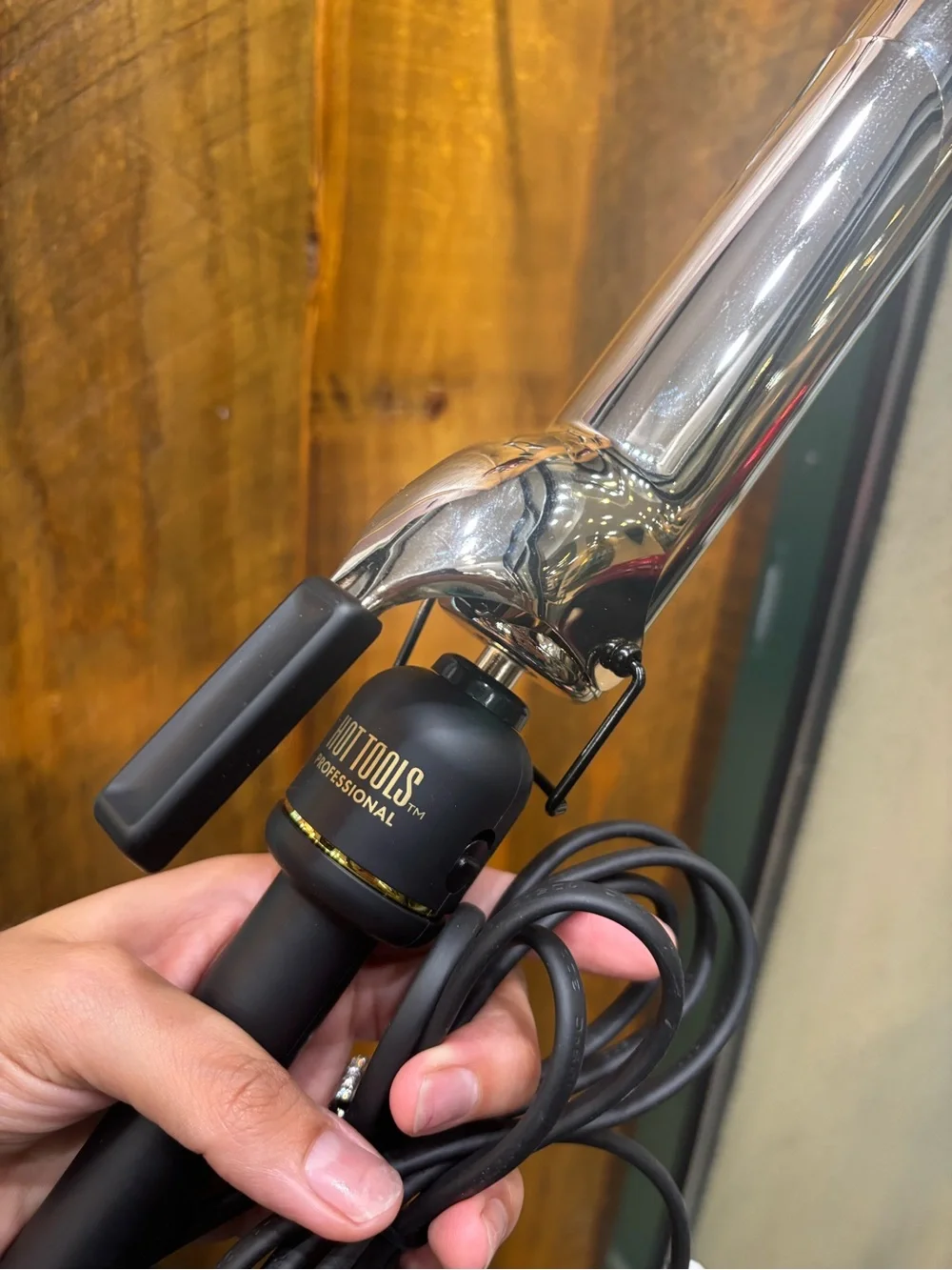 Hot Tools 24k Gold Professional 1.5” Curling Iron